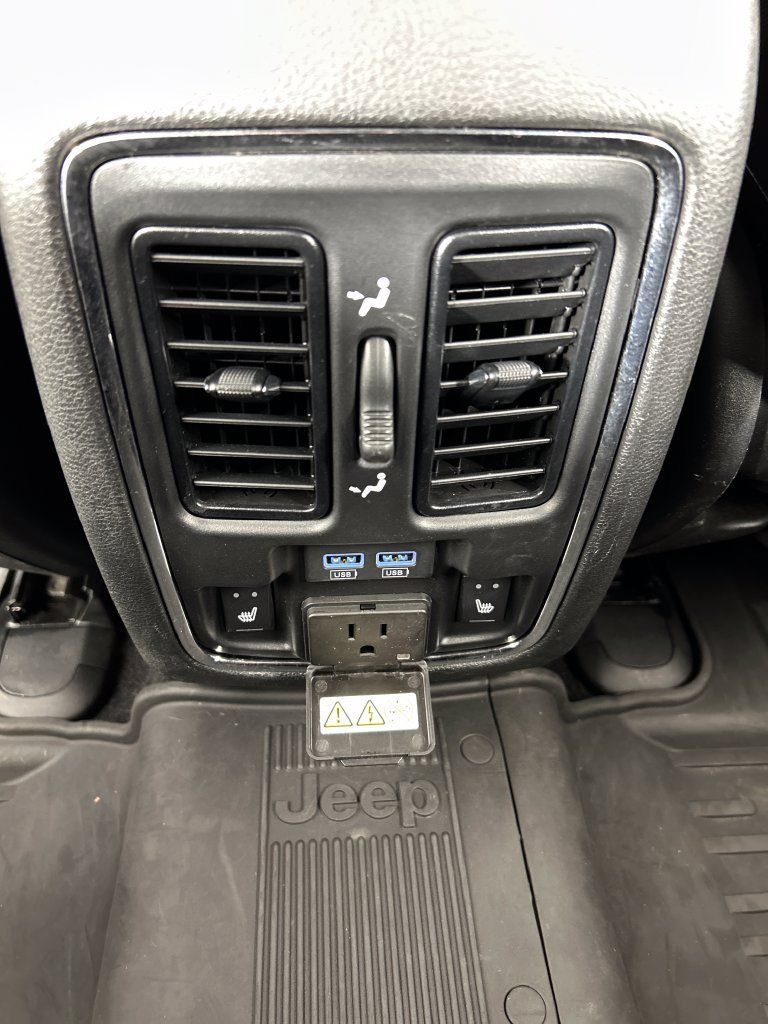 Used 2021 Jeep Grand Cherokee Overland AWD/4WD image 18