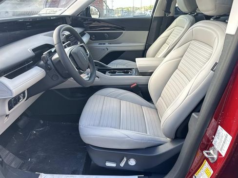 New 2026 Lincoln Nautilus Reserve image 9