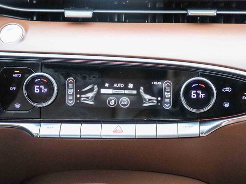 Used 2023 Genesis GV70 2.5T w/ Advanced Package image 16