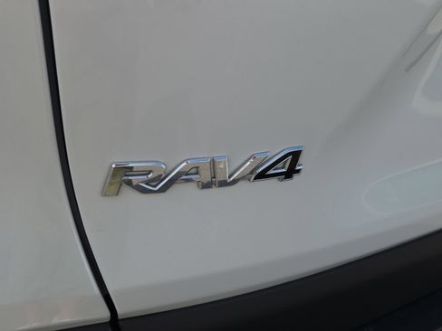 Used 2023 Toyota RAV4 Limited AWD/4WD image 33