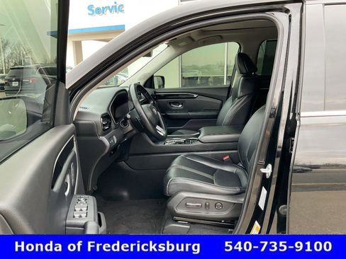 Used 2023 Honda Pilot Touring image 35