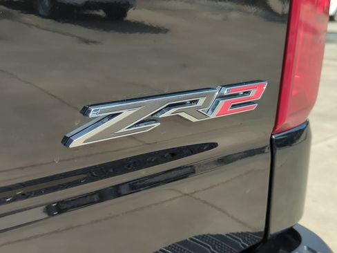 Used 2022 Chevrolet Silverado 1500 ZR2 w/ Technology Package AWD/4WD image 6