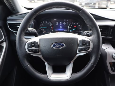 Used 2023 Ford Explorer XLT w/ Equipment Group 202A image 17