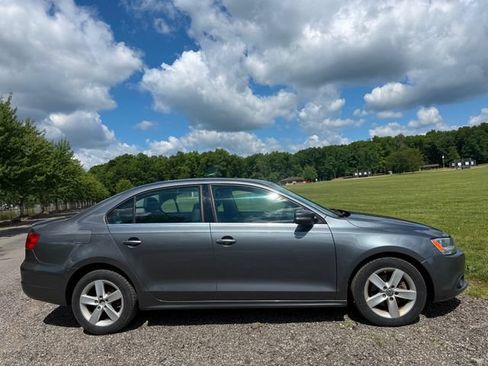 Used 2012 Volkswagen Jetta TDI FWD image 5