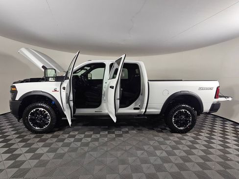 New 2026 RAM 2500 Tradesman AWD/4WD image 17