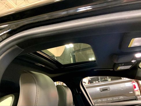 Used 2017 Ford Fusion Sport w/ Equipment Group 401A image 15