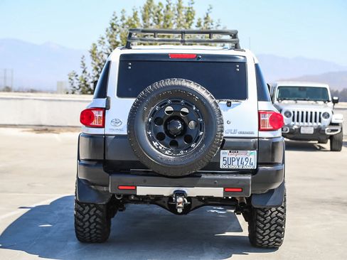 Used 2007 Toyota FJ Cruiser 4WD image 6