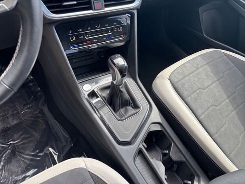 Used 2025 Volkswagen Taos SE image 42