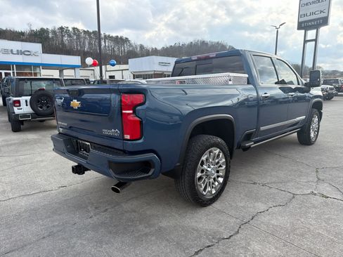 Used 2025 Chevrolet Silverado 2500 High Country w/ Technology Package image 7