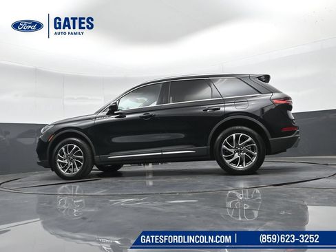 Used 2022 Lincoln Corsair AWD w/ Equipment Group 101A image 44