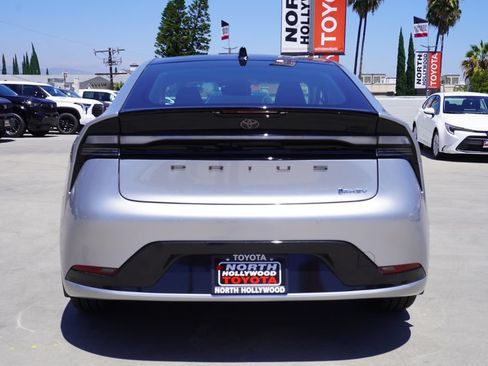 New 2026 Toyota Prius Plug-In Hybrid FWD image 5