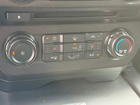 Used 2018 Ford F150 XLT w/ Equipment Group 302A Luxury image 19