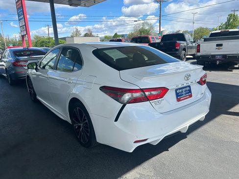 Used 2018 Toyota Camry SE FWD image 7
