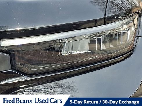 Used 2022 Jeep Grand Cherokee L Limited w/ Black Appearance Package image 10