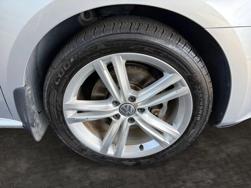 Used 2015 Volkswagen Passat TDI SEL Premium FWD image 38