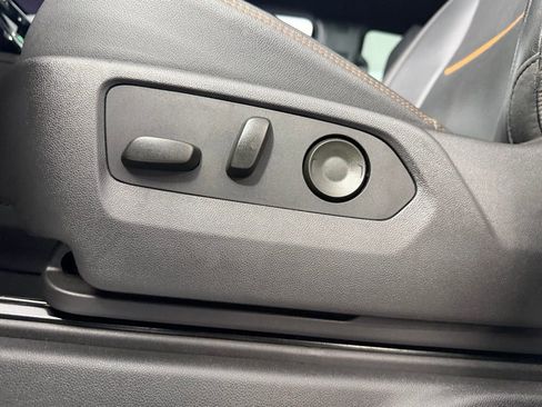 Used 2024 GMC Sierra 1500 AT4 w/ Technology Package image 30