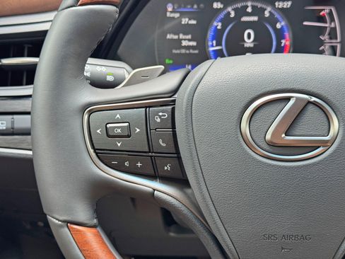Used 2025 Lexus ES 350 Ultra Luxury w/ Accessory Package (Z1) FWD image 22