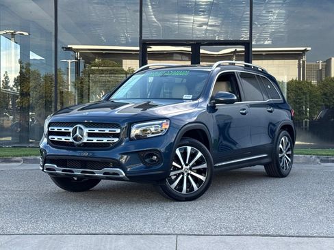 Used 2022 Mercedes-Benz GLB 250 image 2