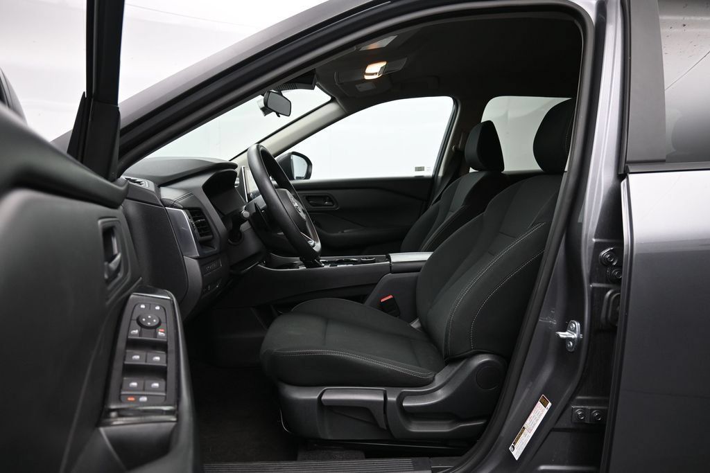Used 2024 Nissan Rogue S AWD/4WD image 23