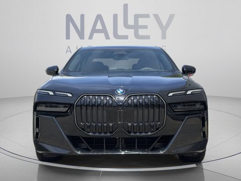 Used 2025 BMW i7 eDrive50 w/ M Sport Package RWD image 6