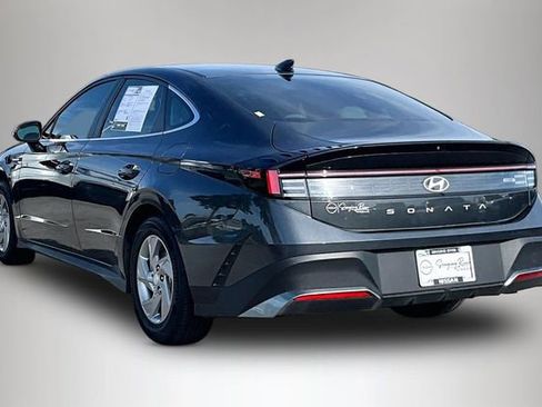 Used 2025 Hyundai Sonata SE FWD image 4