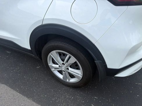 Used 2024 Nissan Kicks S FWD image 7