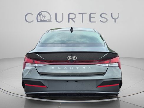 New 2026 Hyundai Elantra SEL Sport FWD image 4