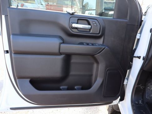 Used 2024 Chevrolet Silverado 2500 Custom w/ Custom Convenience Package image 17