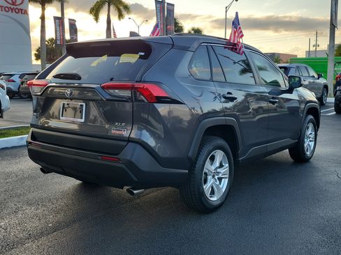 Used 2021 Toyota RAV4 XLE image 12