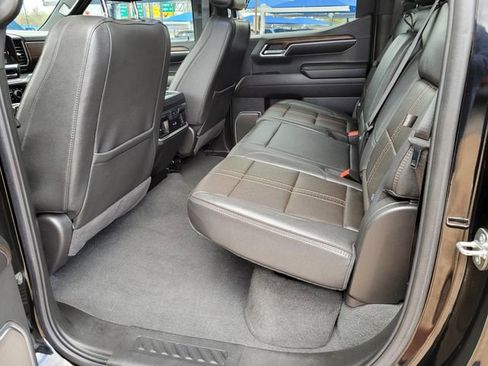 Used 2024 Chevrolet Silverado 1500 High Country w/ High Country Premium Package image 3