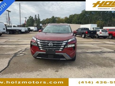 Used 2024 Nissan Rogue SL image 3