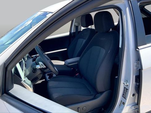 Used 2024 Hyundai Ioniq 5 SE RWD image 6