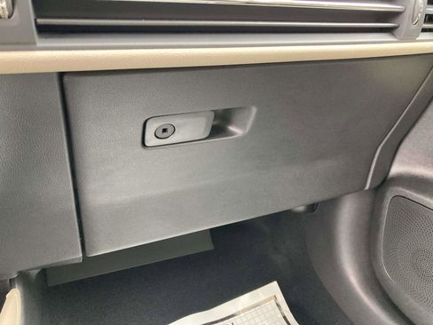 New 2026 Lincoln Corsair Premiere image 26