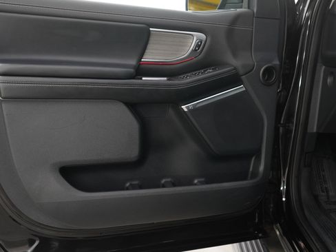 Used 2025 Ford Expedition Platinum AWD/4WD image 22