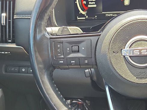 Used 2023 Nissan Pathfinder Platinum w/ Black Appearance Package FWD image 19