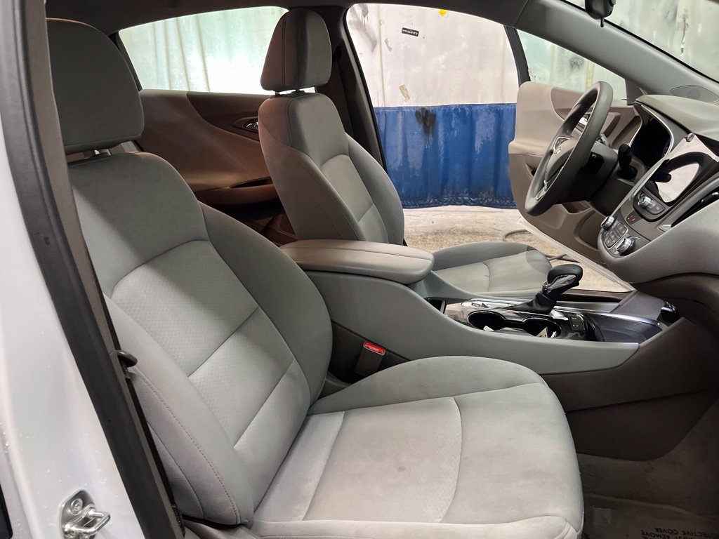 Used 2025 Chevrolet Malibu LT FWD image 35