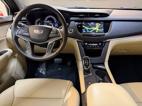 Used 2019 Cadillac XT5 Premium Luxury w/ Driver Assist Package FWD image 46