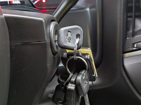 Used 2018 Chevrolet Silverado 1500 LT w/ All Star Edition image 30