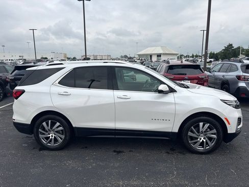 Used 2024 Chevrolet Equinox Premier AWD/4WD image 2