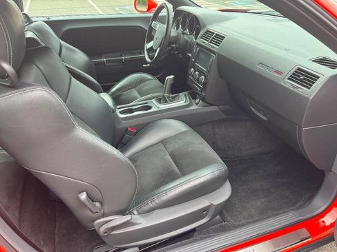 Used 2009 Dodge Challenger SRT8 RWD image 8