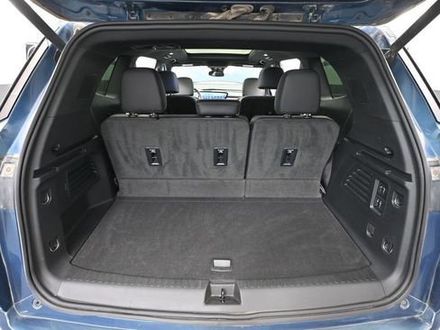 Used 2025 Buick Enclave Avenir AWD/4WD image 45