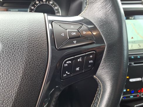 Used 2018 Ford Explorer Platinum image 17