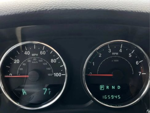 Used 2012 Jeep Wrangler Unlimited Sahara w/ Connectivity Group AWD/4WD image 9