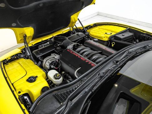 Used 2000 Chevrolet Corvette Convertible w/ Memory Pkg image 41