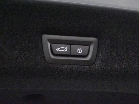 New 2025 BMW 740i xDrive image 40