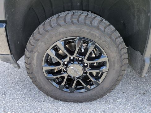 Used 2025 Chevrolet Silverado 2500 LT w/ Trail Boss Package AWD/4WD image 12