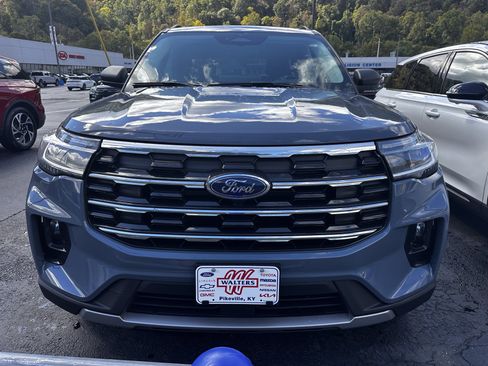 New 2025 Ford Explorer Active w/ Active Comfort Package image 2