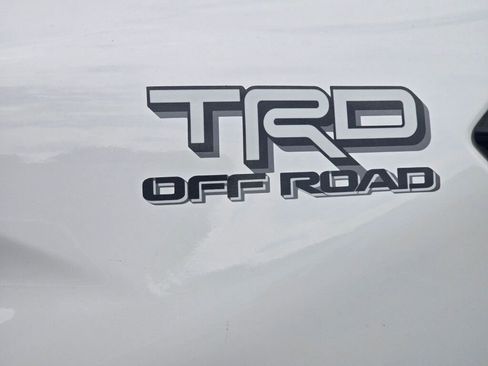 Used 2024 Toyota Tacoma TRD Off-Road image 17
