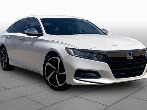 Used 2018 Honda Accord Sport image 3