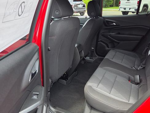 New 2026 Chevrolet Trax RS w/ Sunroof Package FWD image 5